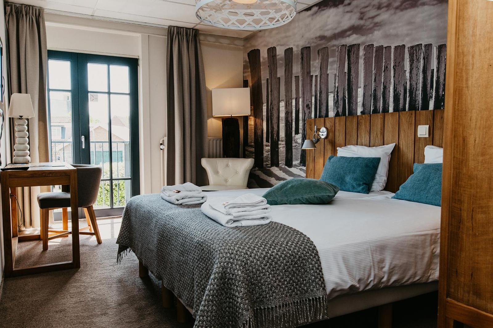 Romantik Badhotel Ренессе Экстерьер фото